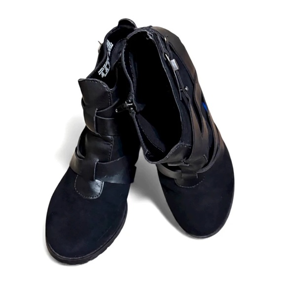 Metaphor Black Strappy Heeled Boots - Picture 7 of 7